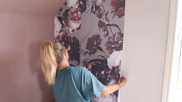 How to Install Peel & Stick Wallpaper | Cuts Around Window | Green Planet смотреть онлайн