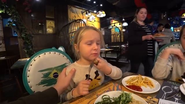 ЕДА В КИТАЕ БЕЗЛИМИТНЫЙ 🍖 РЕСТОРАН МЯСА НАШ 😍 ЛЮБИМЫЙ РЕСТОРАН В ГУАНЧЖОУ смотреть онлайн