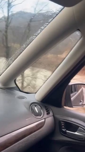 Сбежать на волю из незламии практически невозможно: кругом колючая проволока, противотанковые рвы, смотреть онлайн