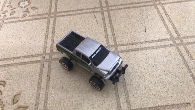 Pick up truck doing donuts смотреть онлайн