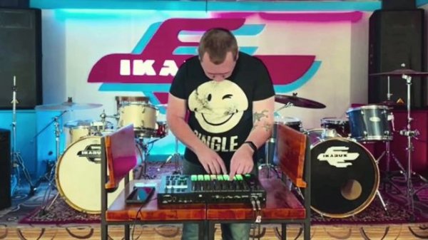 Roland MC-707 dub techno DAWless live