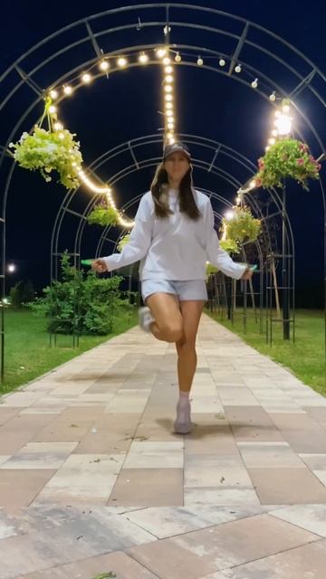 Фитнес для похудения: танцевальные упражнения со скакалкой. #music #levitating #скакалка #dance смотреть онлайн