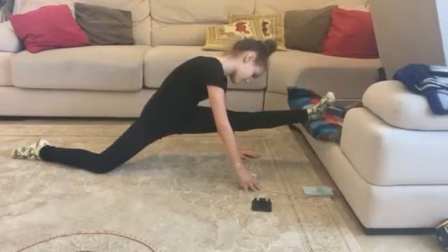 Левый шпагат 04.04.20 смотреть онлайн