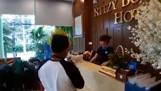 Ritzy Boutique Hotel Danang смотреть онлайн