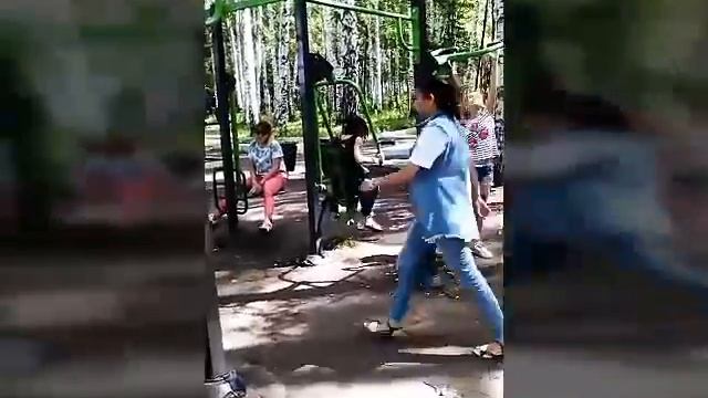 Я в городе Кумертау\ Гуляем в парке\ Позитив от Миланы!!! смотреть онлайн