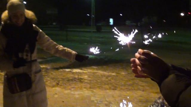 Новый год 2018 бенгальские огни смотреть онлайн