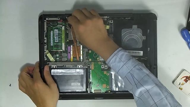Hướng dẫn tháo máy Asus K40 смотреть онлайн