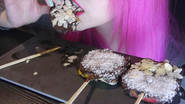 ASMR: Crunchy Apple Lollipops | Chocolate-Covered ~ Relaxing Eating Sounds [No Talking | Vegan] 😻 смотреть онлайн