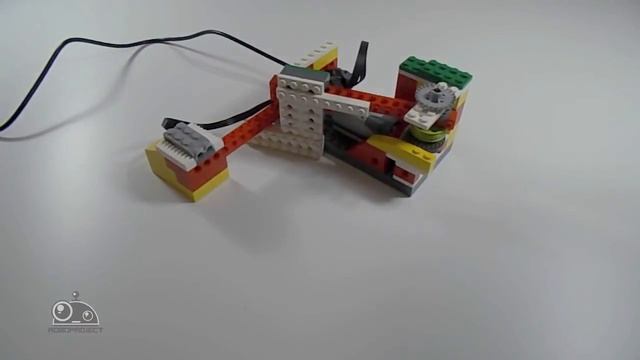 Lego Wedo - Автоматический отбиватель мяча смотреть онлайн