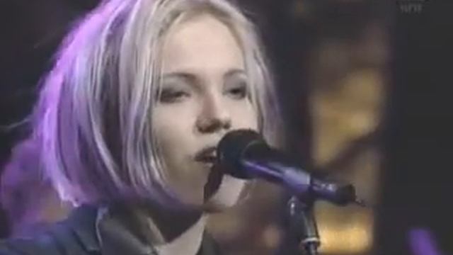 Lene Marlin - Sitting Down Here [Live @ TOPP] смотреть онлайн