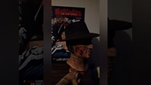 Tots A Nightmare On Elm Street Deluxe Freddy Krueger Mask with fedora hat смотреть онлайн