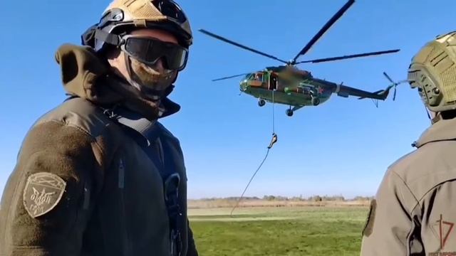 Беспарашютное десантирование бойцов ОМОН «Град» смотреть онлайн