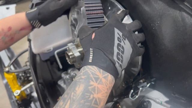 SERVICE TIPS: HOW TO CHANGE THE DRIVE BELT ON SKI-DOO SNOWMOBILES смотреть онлайн