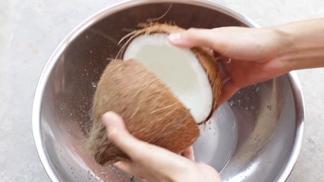 How to grate a Coconut quick and easy | Best way to grate coconut смотреть онлайн