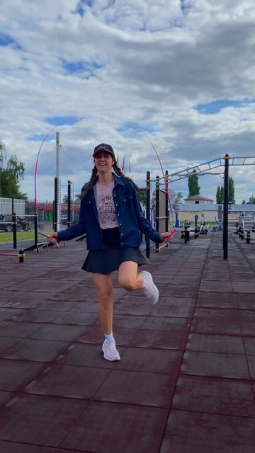 Мне 35 лет, а вам? ❤️ #музыка #хит #music #песня #топ #скакалка #dance #jumprope #skipping #шаффл смотреть онлайн