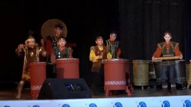 Детских фольклорный ансамбль барабанщиков 