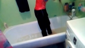 Челендж купаемся в одежде:)