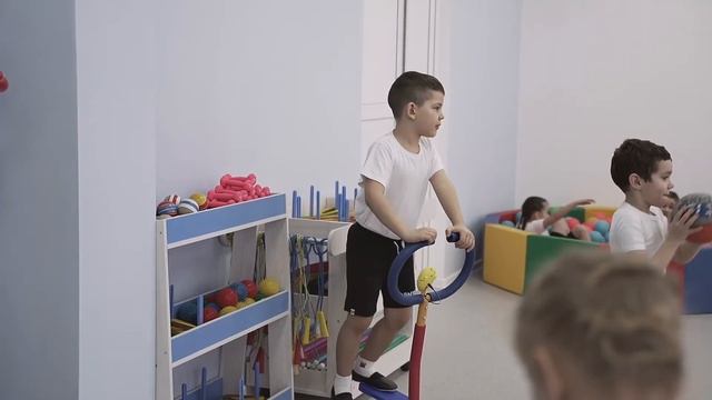 Визит Губернатора в Детский сад ЖК «Ближняя Веселовка». смотреть онлайн
