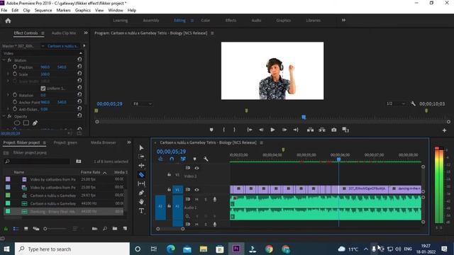 HOW TO MAKE FLICKER TRANSITION EFFECT IN PREMIERE PRO | HINDI | GATEWAY SOLUTIONS смотреть онлайн