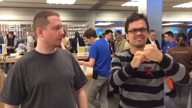 iPhone 6 and iPhone 6 Plus hand-on at Apple Store смотреть онлайн