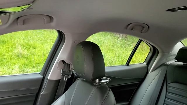 2018 Alfa Romeo Giulia Ti Q4 Lusso Black Interior смотреть онлайн