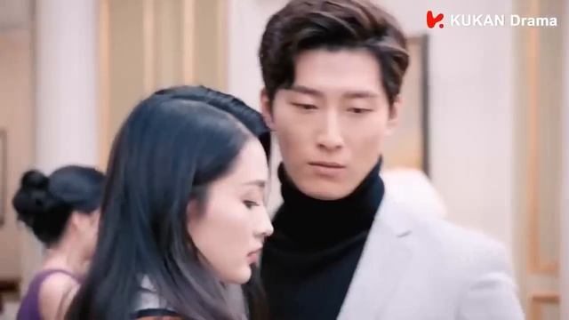 灰姑娘參加派對，送完禮物就想走，不料被總裁一把拽住 💖 中国电视剧 смотреть онлайн