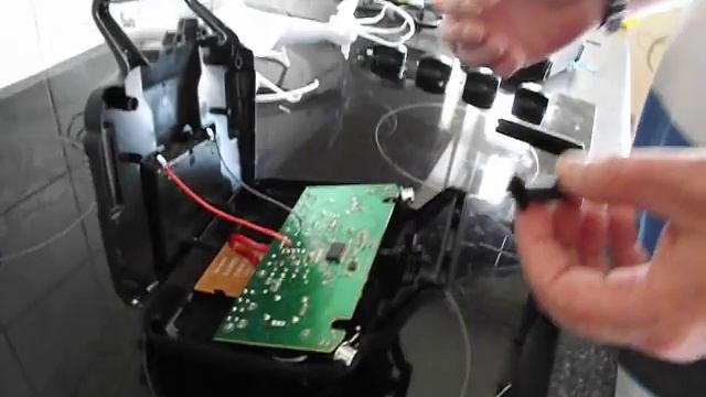 Syma X5C Remote - Easy Antenna Range Extender Mod (1 of 2) смотреть онлайн