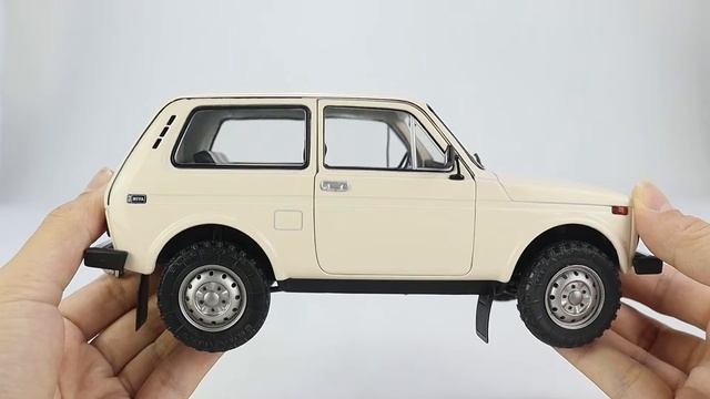 Solido 1:18 Lada Niva Cream White 1980 (S1807301) Diecast car model смотреть онлайн
