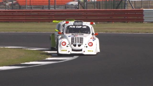 FUN CUP 2019 - R7 SILVERSTONE смотреть онлайн