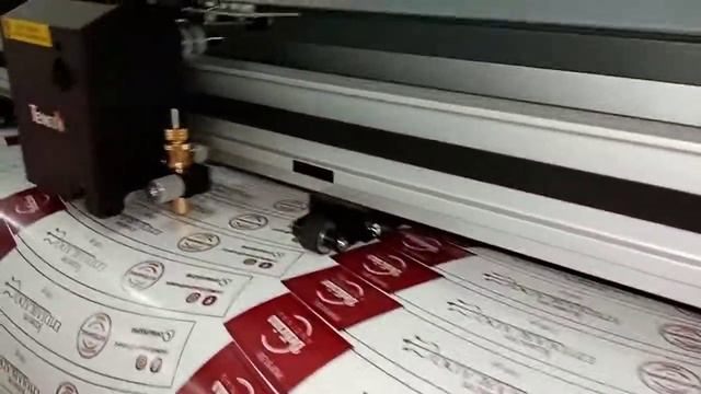 Plotter de corte Th1300A_Reconocimiento de guias_Etiquetas смотреть онлайн