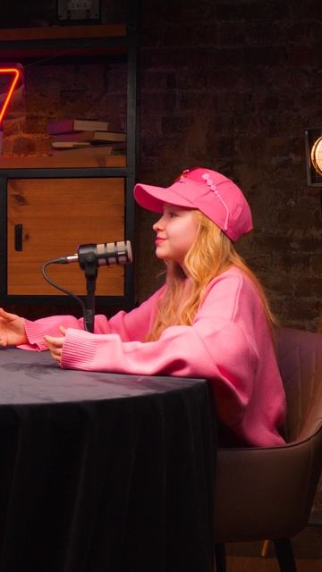 ЛЯПЫ В ФИЛЬМАХ 🤣 КАК НА ЭТО СМОТРЕТЬ? #киноляпы #кинематограф #съёмкавидео #new #шоу #тренды смотреть онлайн