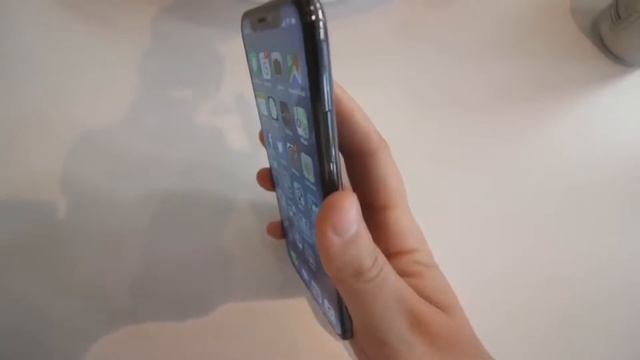 Apple licenzia un'ingegnere per colpa della figlia che mostra sul web Iphone X prima dell'uscita смотреть онлайн