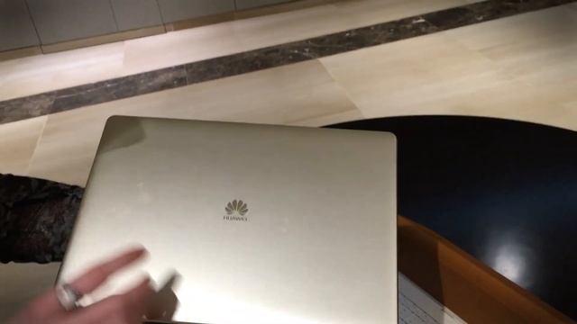 Huawei Mate Book - Hands On смотреть онлайн