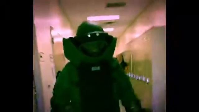 Nurse wearing a Bomb Suit смотреть онлайн