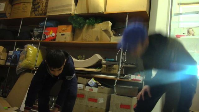 ПОСТРОИЛИ ОЧЕНЬ БОЛЬШОЙ ДОМ ИЗ КАРТОНА смотреть онлайн