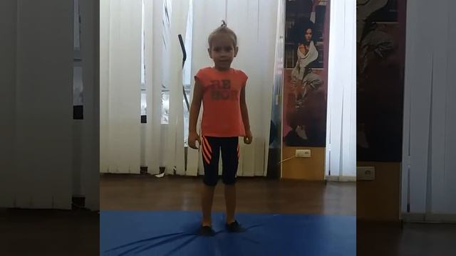 Прыжок в шпагат смотреть онлайн