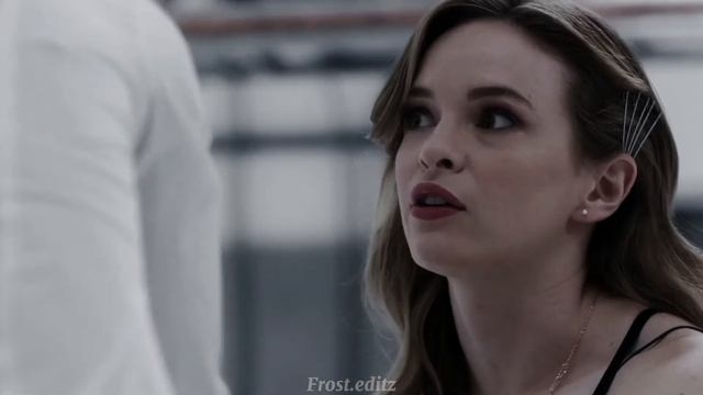 Caitlin Snow | Ali gate It's you смотреть онлайн