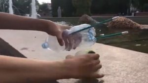 СДЕЛАТЛ ЛОДКУ которая плывёт САМА. 1 способ. Своими руками