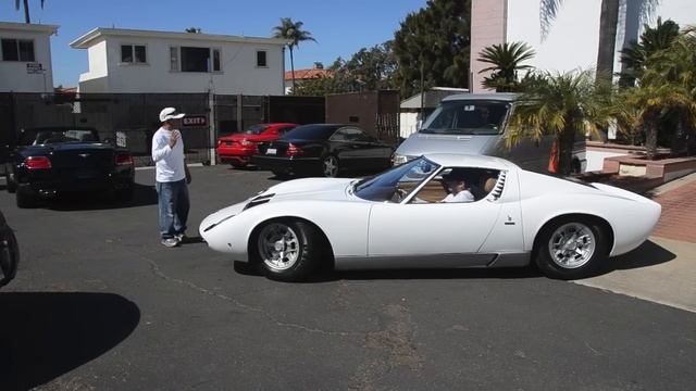 Symbolic Motors - White 1969 Lamborghini Miura S Rev (SOUND) + Walk Around (HD) смотреть онлайн