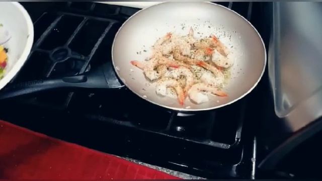 Mofongo Con Camarones en salsa blanca Al Pilon смотреть онлайн