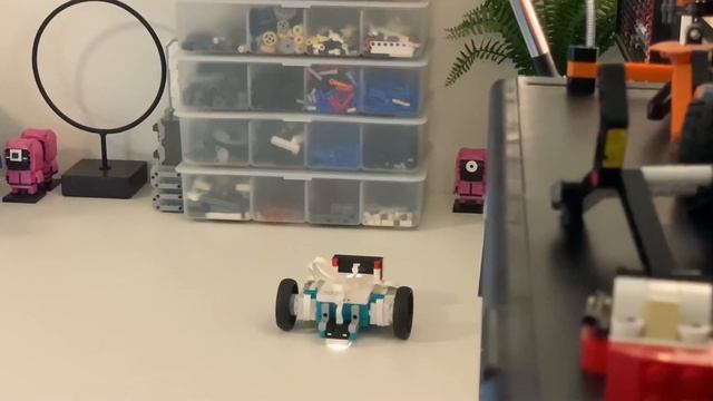 My Smallest Lego MINDSTORMS Robot! - 51515 Robot Inventor смотреть онлайн
