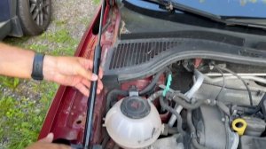 Как установить газовые упоры капота своими руками на автомобиль Шкода Рапид / Skoda Rapid