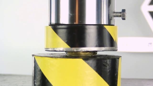 100 тонный гидравлический пресс против монет смотреть онлайн