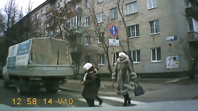 Вот оно воспитание!!!! Настоящее!!! Пендалем!!! смотреть онлайн