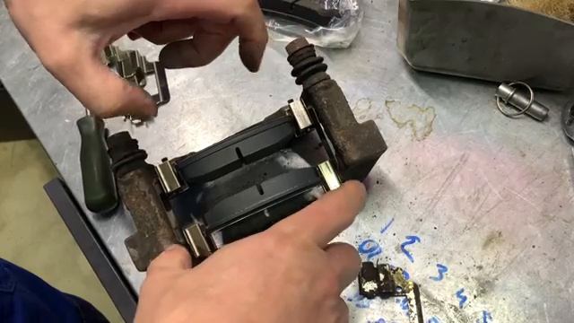 Сравниваем тормозные колодки TRW и новый китайски бренд для Вольво. смотреть онлайн