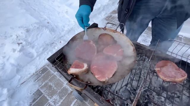 САДЖ!!! На мангале ЗИМОЙ! Мясо тает во рту !!! смотреть онлайн