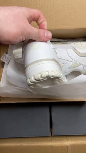 Кроссовки New Balance 550: новинки, доступны к заказу по ссылке в комментариях смотреть онлайн