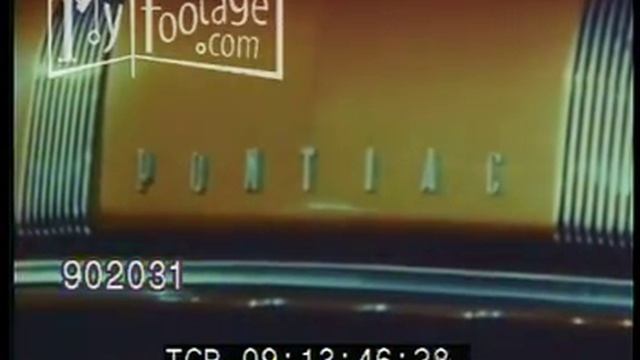 1955 Pontiac Rotates in Showroom смотреть онлайн