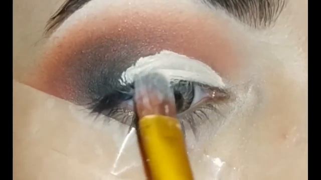Golden Glamorous Eye Makeup | Bridal Makeup Inspiration/ Golden eye makeup in urdu смотреть онлайн