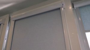 Как выбрать рулонные шторы блэкаут в кассете с направляющими на балкон с пластиковыми окнами ПВХ